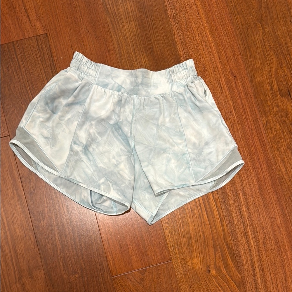 Lululemon hotty hot light blue tye dye size 4